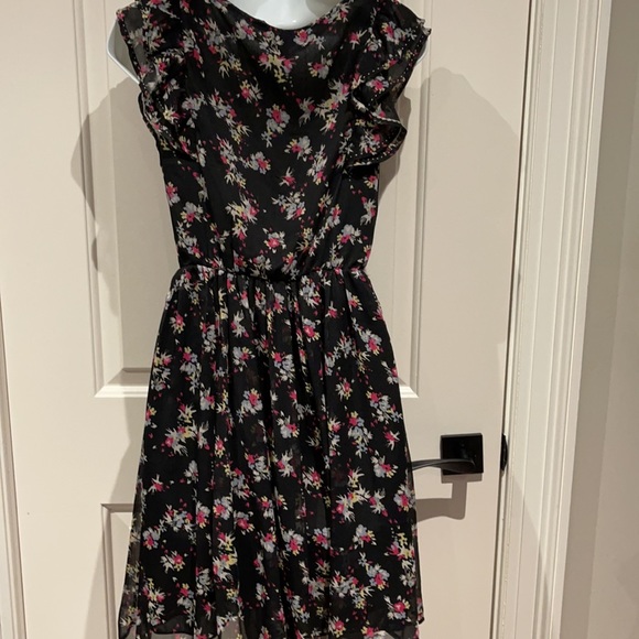 Dress - Picture 3 of 3